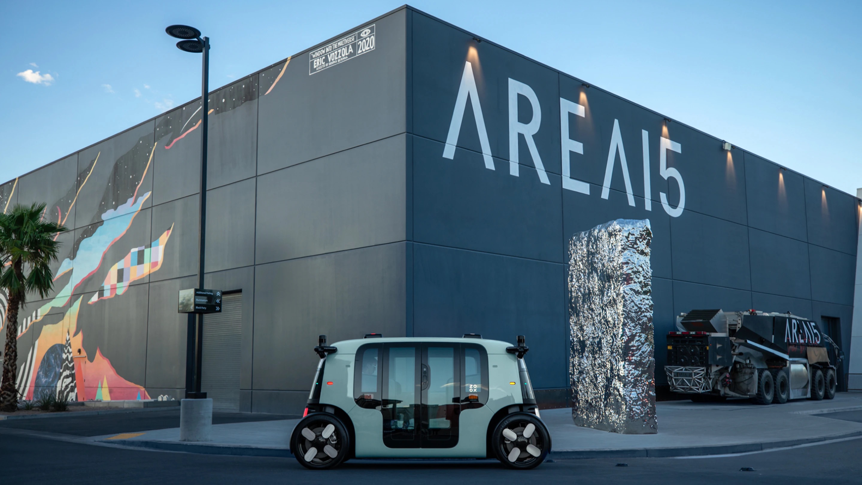 1753741905-zoox-robotaxi-arriving-at-curb-area15